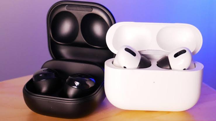 AirPods vs Galaxy Buds